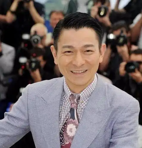 刘德华出道后所有发型盘点,你喜欢哪款?