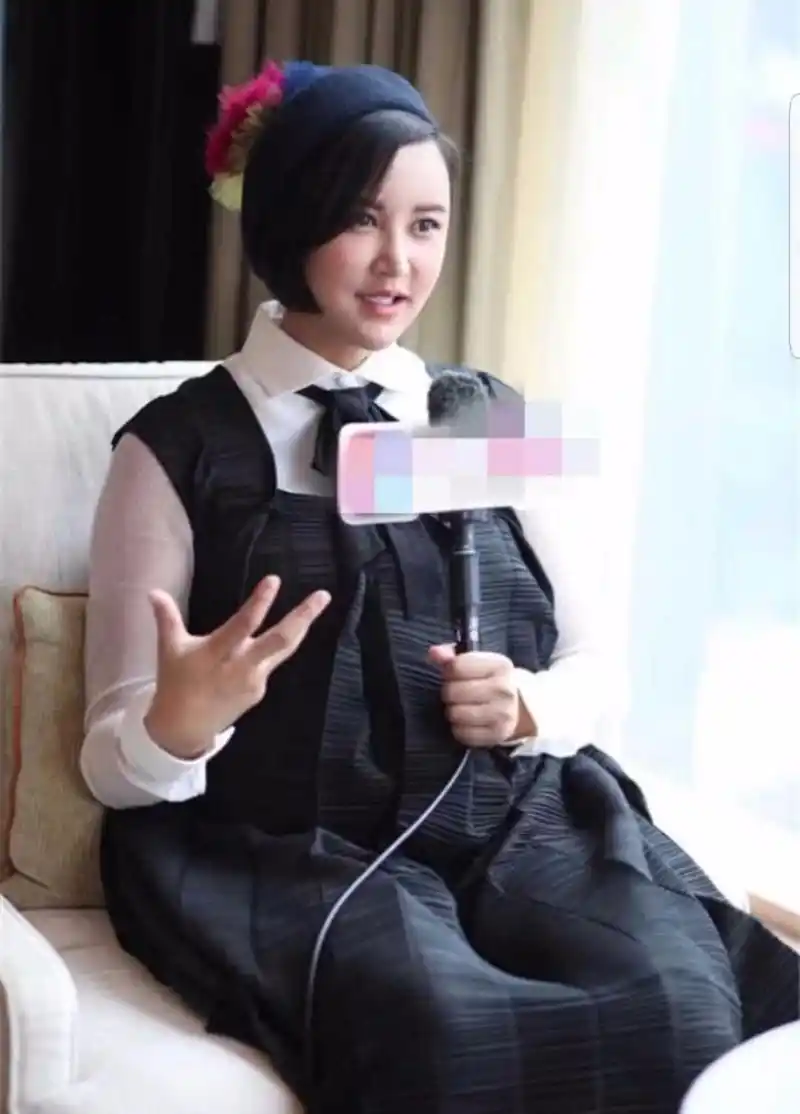 张歆艺挺孕肚出席活动,孕后每天仍游泳1000米,体重飙升显富态|张歆艺|