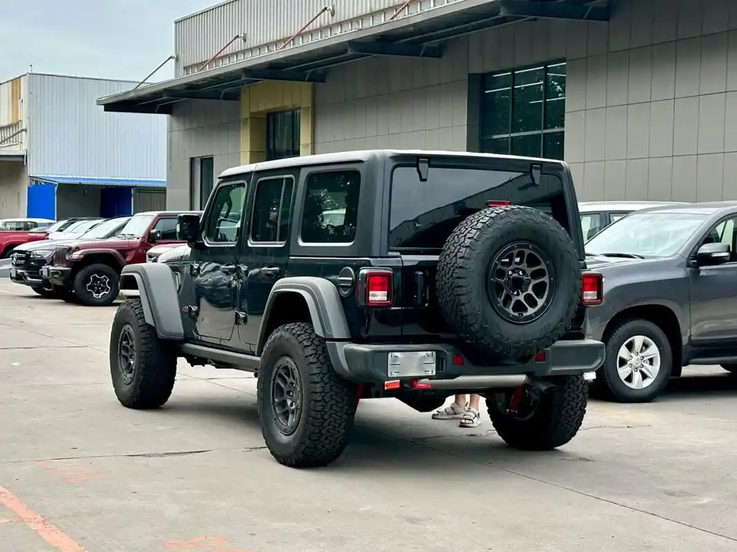 2023款02牧马人02卢比肯 大脚马 2.