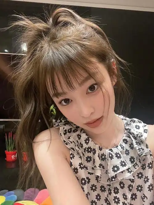 剪了个初恋感的刘海搭配高马尾好温柔啊