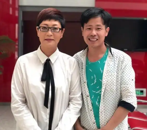 在春晚舞台上,有很多非常优秀的小品演员,其中杨蕾就是大家都熟悉的一