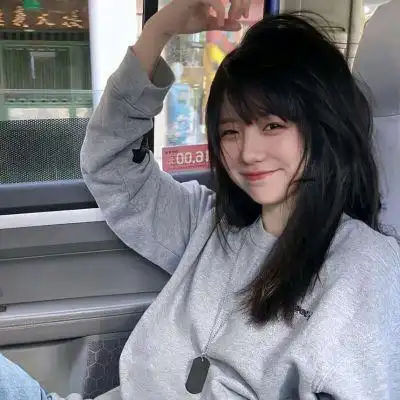 真人俏皮可爱治愈女生头像图片