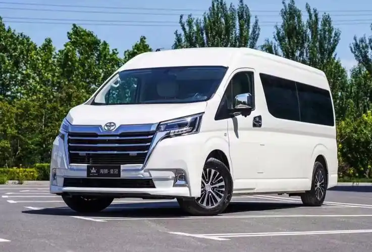 新款丰田大海狮实车外观很霸气9座长轴高顶还买啥埃尔法