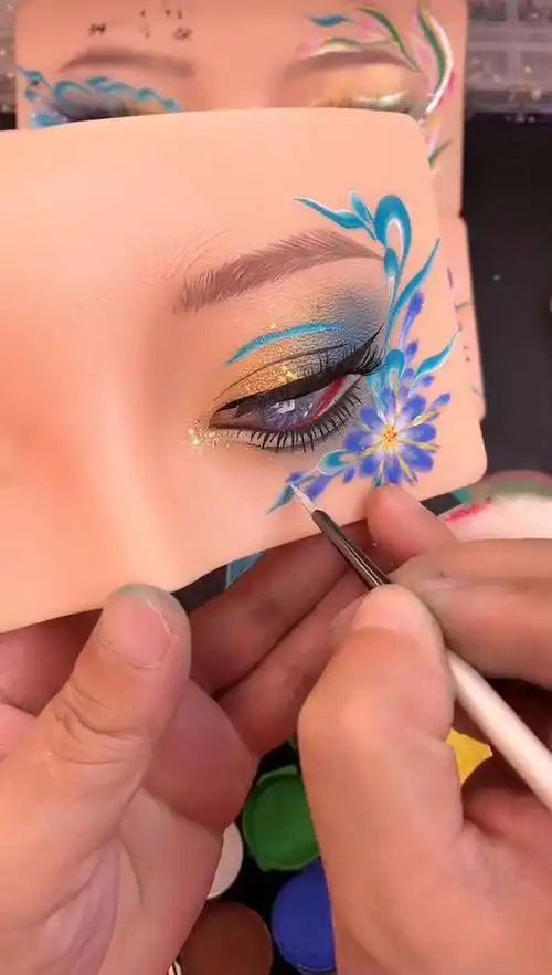 宝子们要的民族舞彩绘眼妆来啦眼妆教程舞台妆原创彩妆-度小视