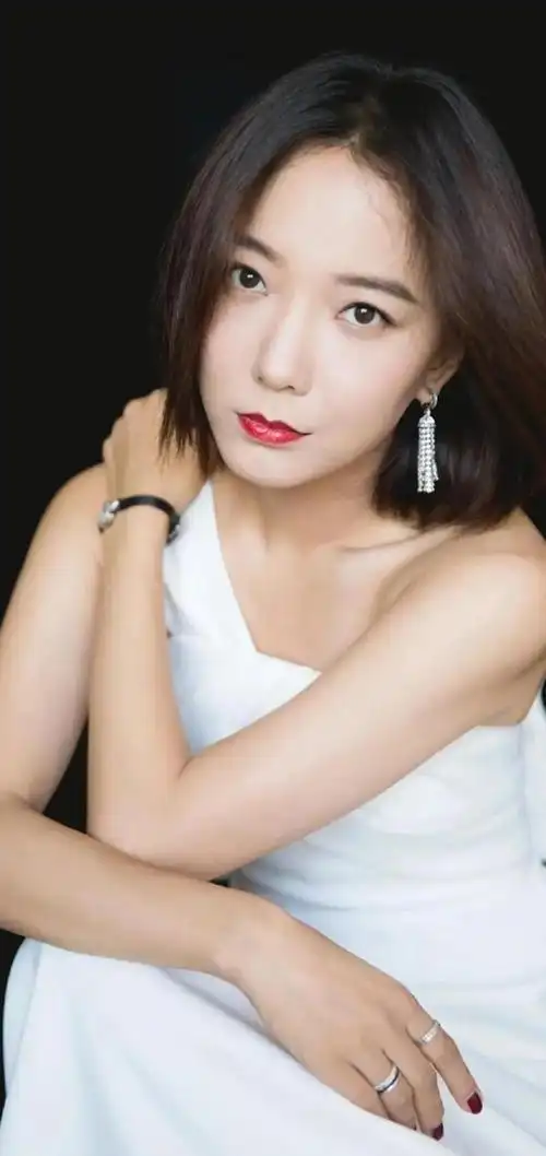 明星美图欣赏—王珞丹_网易订阅