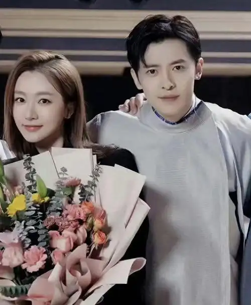 躲过了33岁的成毅,却被魔鬼身材的女二号惊艳|闫笑|张予曦|霸道总