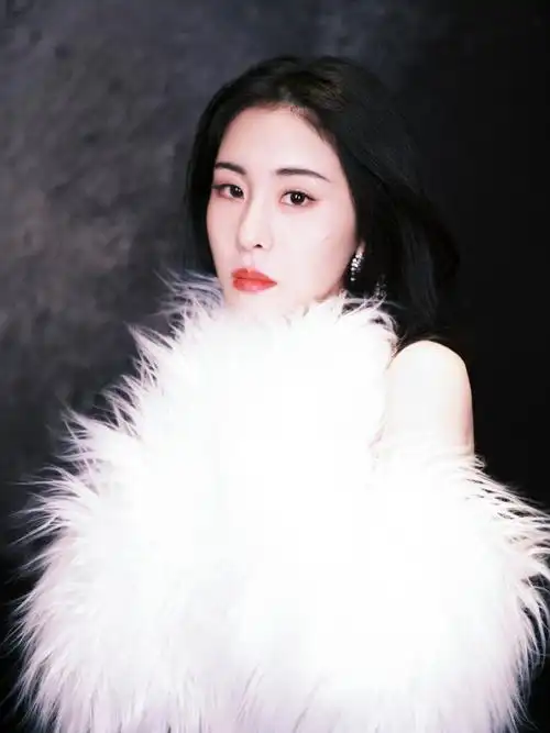 中国好声音##张碧晨月色氛围感大片