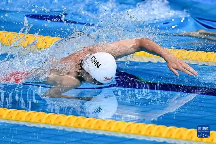 全运会-游泳男子50米自由泳:余贺新夺冠并创全国纪录-广西新闻网