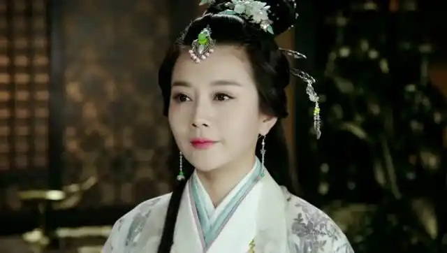 《思美人》浴兰为救屈原操碎了心,连自己亲生父亲也敢威胁