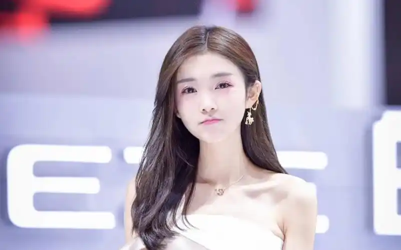 2023广州车展广汽本田展台网红车模李凉凉