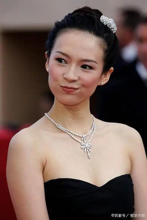 40岁章子怡自曝怀二胎7个月,让坚持工作,体重116斤成羡慕对象