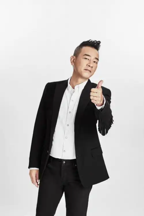 陈小春主持的"格乐利雅海岛婚礼节"11月30日与你不见不散