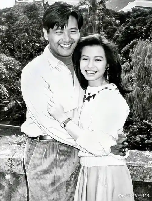 个人是非常欣赏周润发他老婆陈荟莲的,她不仅仅只是一个超级有钱的大