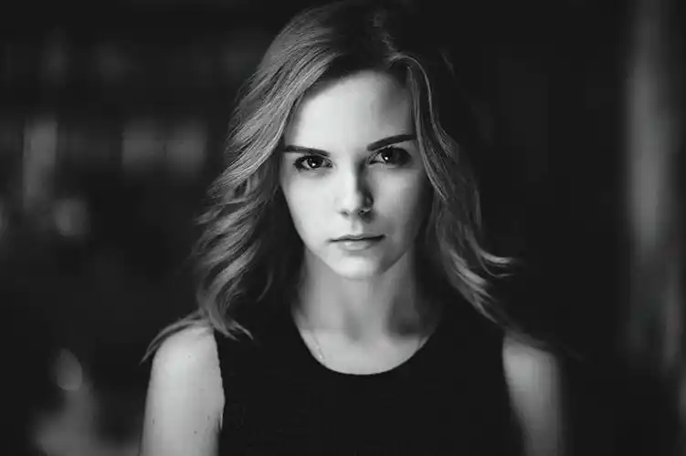 人像人物肖像形象照摆姿图片素材,俄罗斯摄影师maxim maximov作品集