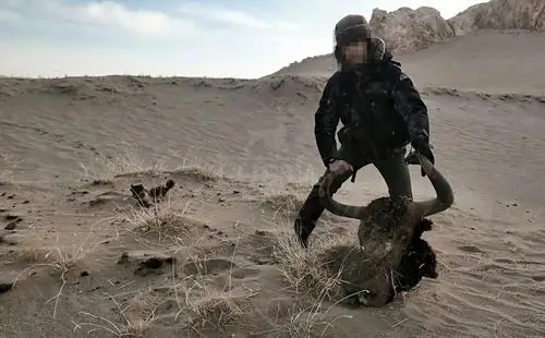 如果你在穿越四大无人区的途中,途径可可西里时,那永远不要忘记一个人