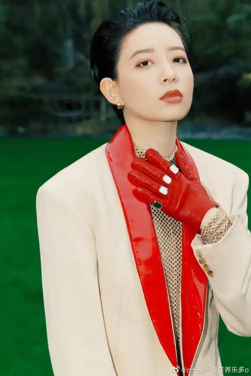 李斯丹妮工作室简直是我的宝藏壁纸图库,李斯丹妮舞台直拍精彩绝伦