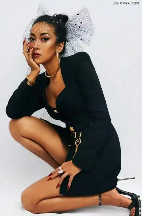 美女明星吉克隽逸高清写真美图,性感妩媚,有一种迷人的野性美_嗓音