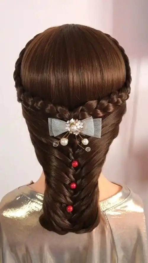 贵妇人最喜欢的发型,高贵优雅有气质!