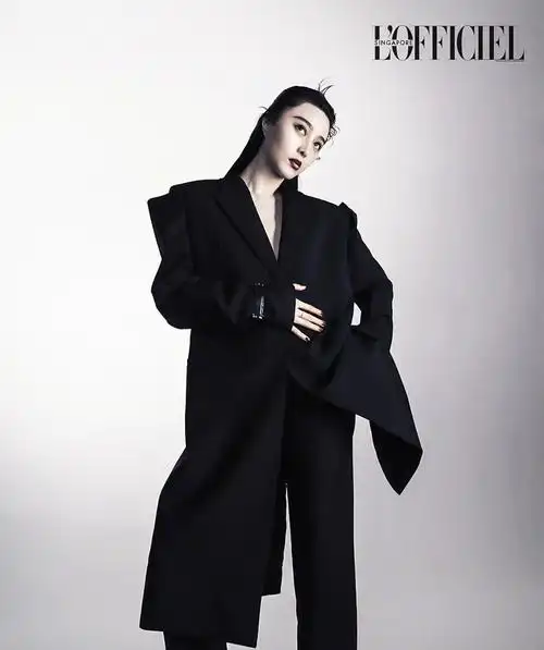 被范冰冰惊艳了穿蓝色渐变包臀裙秀身材曲线太诱人