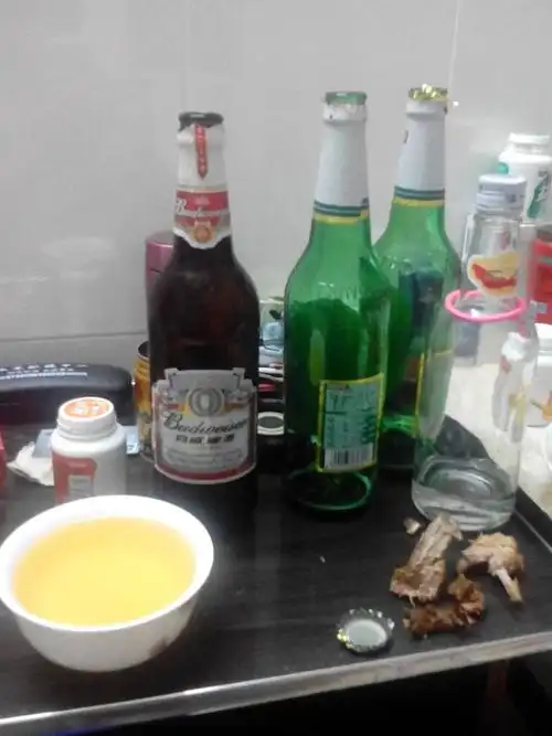 每天晚上要靠喝酒才能入睡怎么办不喝酒就睡不着