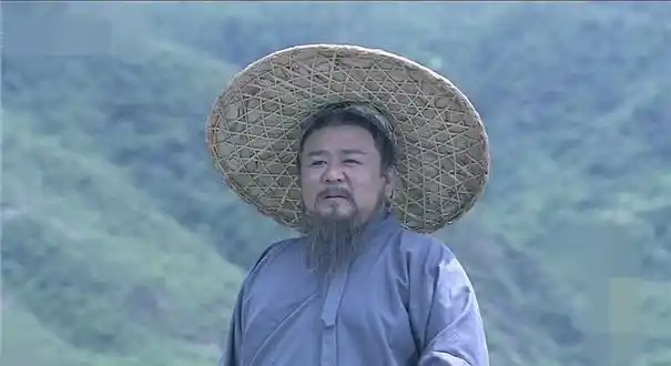 狄公的扮演者为实力派老演员梁冠华老师,在神探狄仁杰系列里最让人