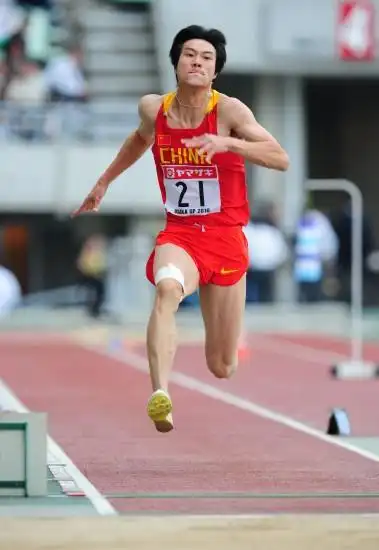 图文国际田联大奖赛大阪站赛况大步腾空式奔跑