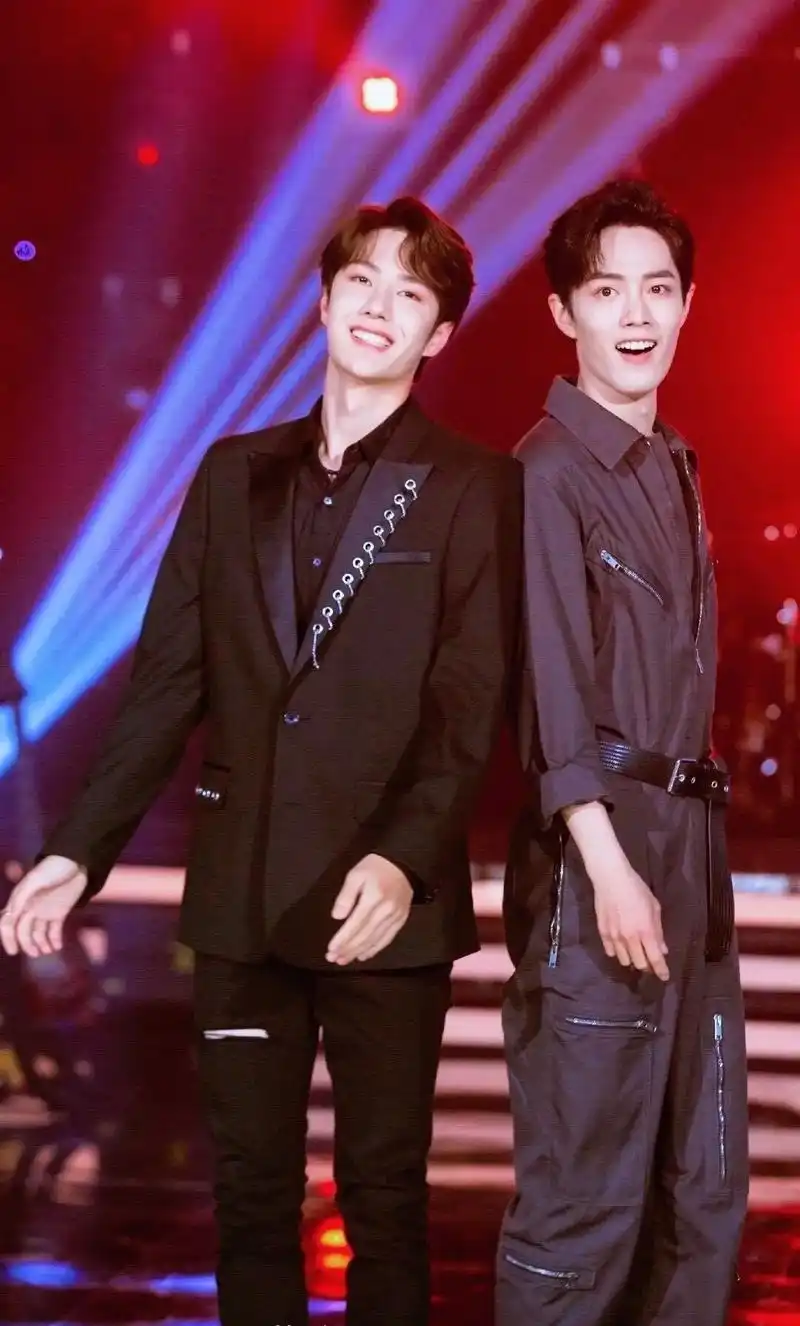 治愈系笑容 #王一博#肖战 原来真的有人一 - 抖音