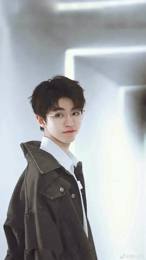 王俊凯 壁纸 头像 话说这张好帅