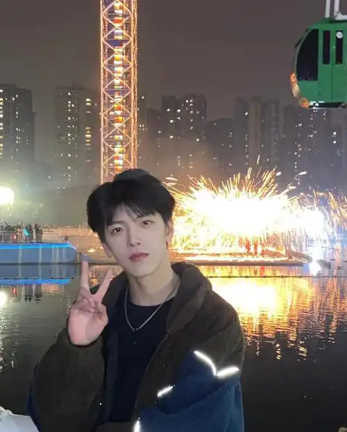 雅安某地区的19岁帅哥