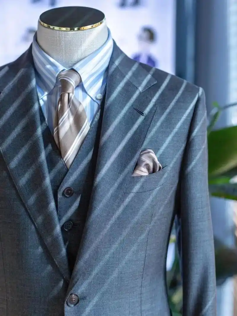 合肥西装定制|灰色西装的魅力,婚礼商务必.合肥西装定制|灰色 - 抖音
