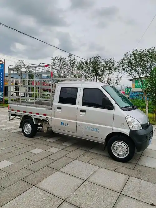 19年11月五菱荣光双排原装仓栏,1.5机头带空调.带电动门 - 抖音