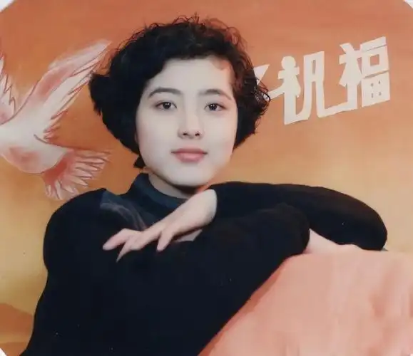 中戏校花曾黎不爱名利却钟爱穷小子45岁依然气质不凡