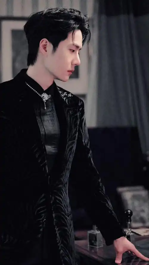 王一博黑白侧拍##向全世界安利王一博##王一博