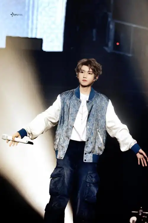 王源2024龙行绛气