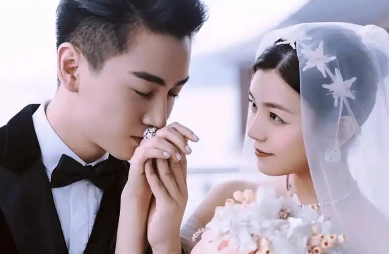 笑翻了!事实证明,娶了陈妍希后"眼里无光"的陈晓,已经走上了另一条路