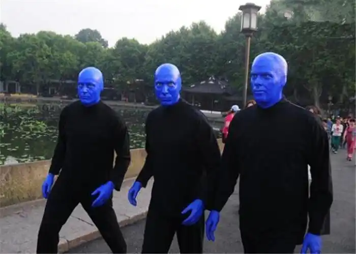 最奇特的人种百年露面一次的蓝种人被怀疑能光合作用的绿种人