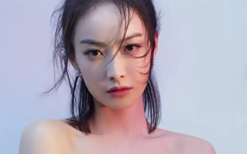 宋茜蝴蝶上衣性感优雅桌面壁纸