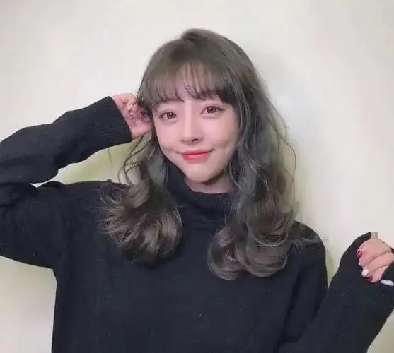 试试这款木马卷发型慵懒时髦还显发量