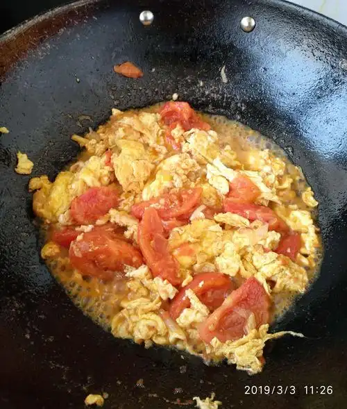 朱俊昊自己学做菜