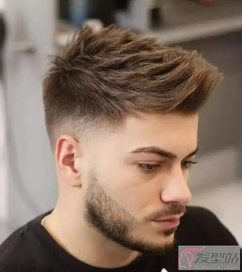 帅气飞机头短发造型 酷炫个性又增高