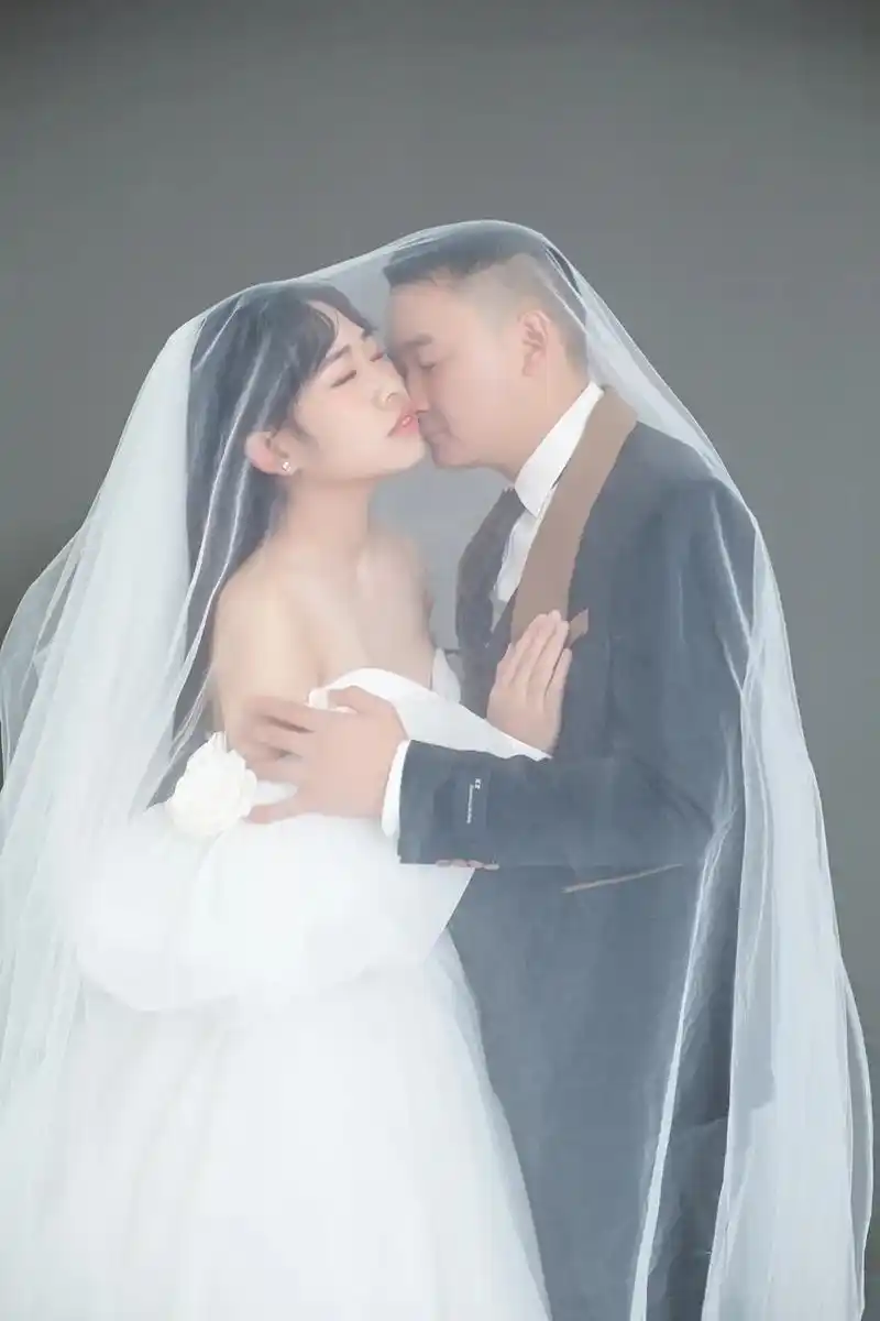 山水一程,风雨一更,三生有幸,共度余生,婚纱照已拍,婚期已定 - 抖音