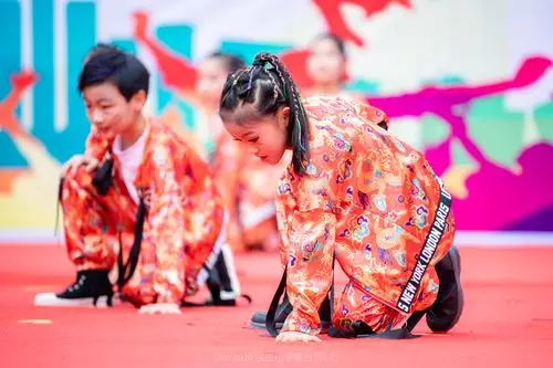 ending pose 一曲热舞完毕