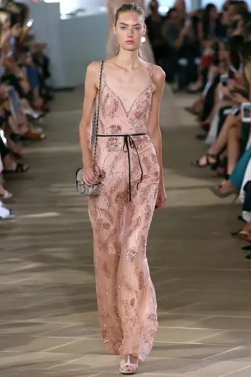 monique lhuillier(莫尼克·鲁里耶)2017春夏纽约时装周发布秀