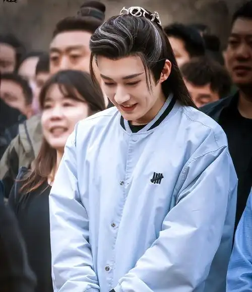 但是看了故事简介才发现,刘学义饰演的潘樾正是得知妻子死讯之后的