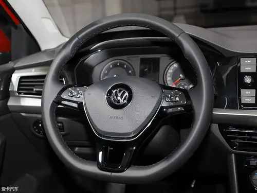 > 上汽大众朗逸两厢静评