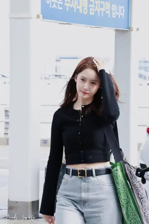 林允儿雅诗兰黛亚太区品牌代言人##林允儿演员出道十六周年快乐