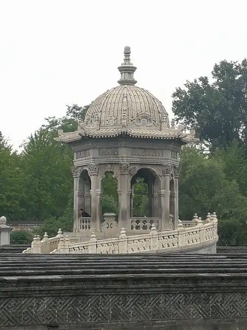 游览圆明园,不忘国耻,振兴中华.