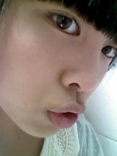 14岁小女孩脸不胖五官整齐身高150cm体重37公斤皮肤不白不黑穿什么