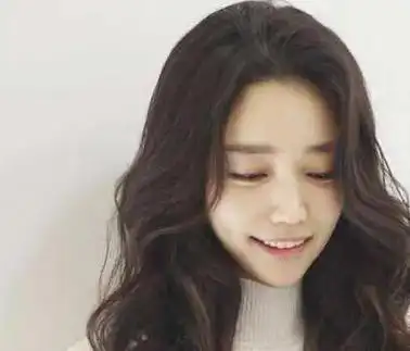 适合大脸女生留的4款发型好看又显脸小