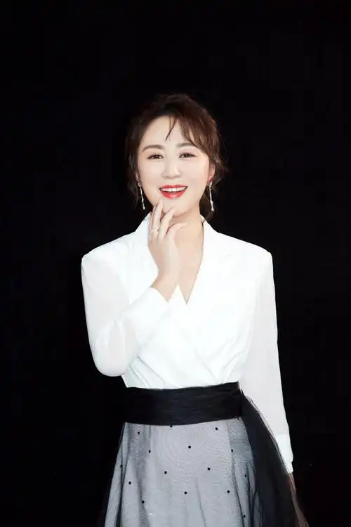 马丽,内地演员.出生日期是1966-3-15,出生于中国北京.民族是汉族.